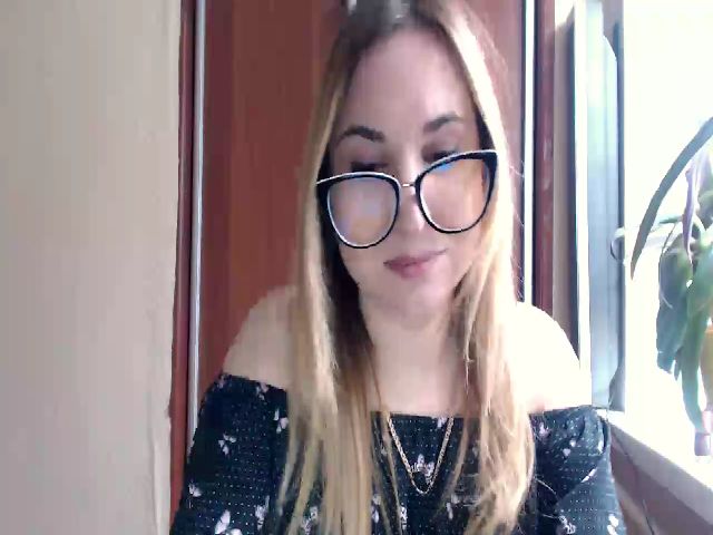 Live sex webcam photo for Kay_Lo #273105787