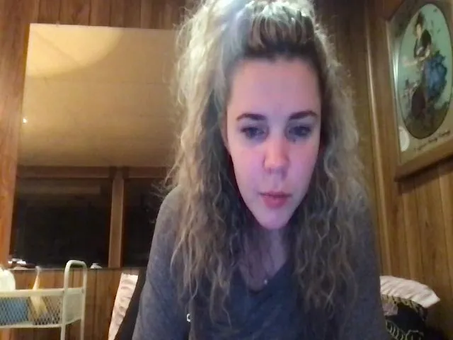 Live sex webcam photo for KaylaLynn215 #272550694