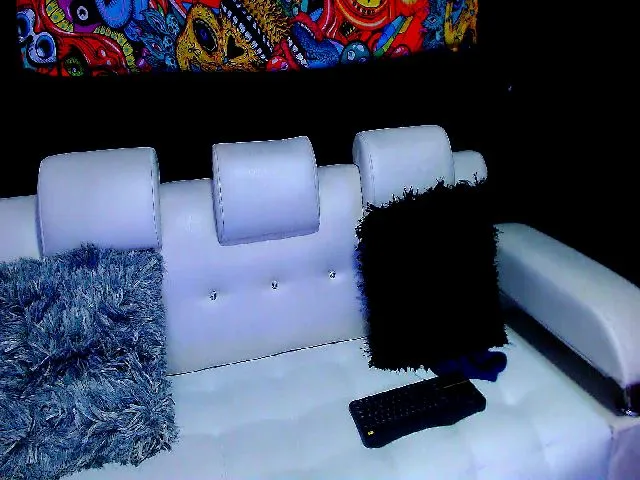 Live sex webcam photo for Kaylarisso #273139066