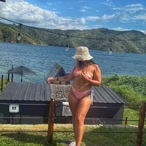 Live sex webcam photo for KayleeColomb #293357479