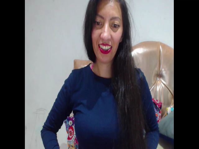 Live sex webcam photo for Kaymilf #273027909