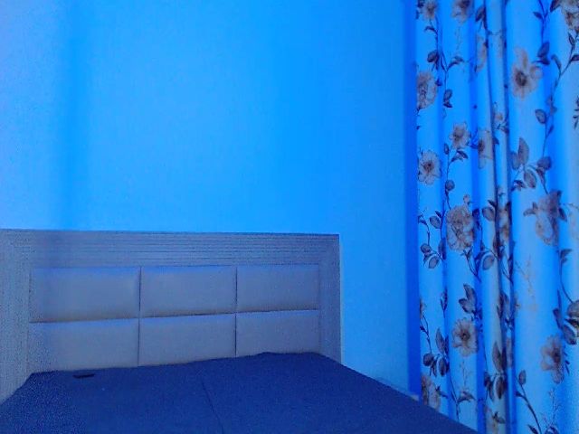 Live sex webcam photo for Kdee0 #273398497