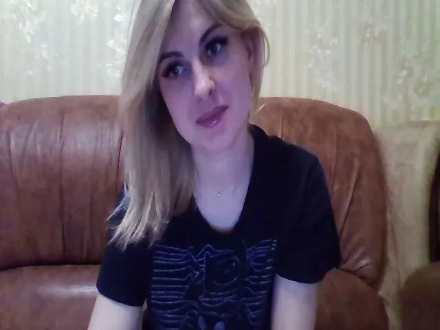 Live sex webcam photo for Kelley26 #272209485