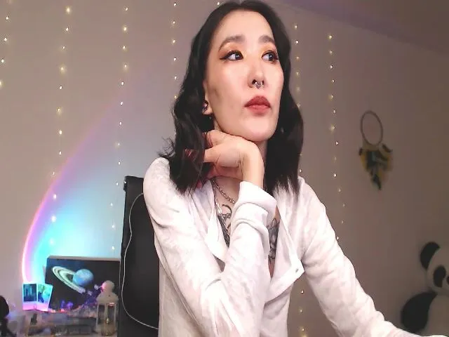 Live sex webcam photo for KellyAsian #272009283