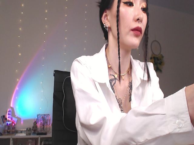 Live sex webcam photo for KellyAsian #272695996