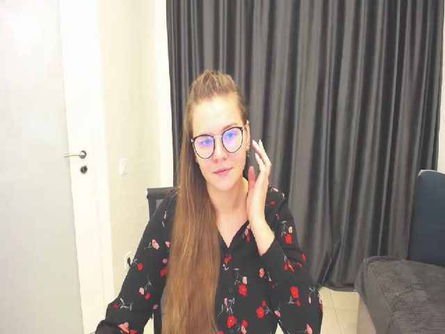 Live sex webcam photo for KellyKleine #271702611