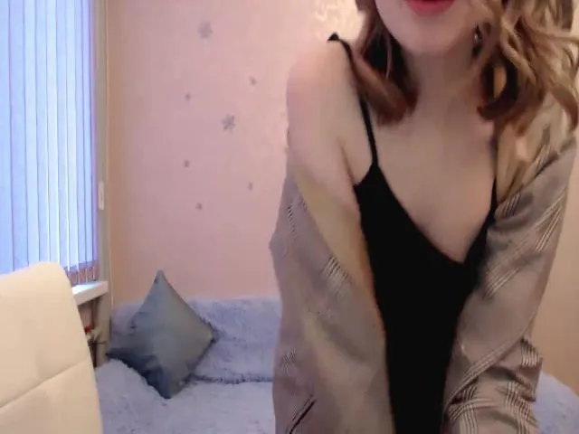 Live sex webcam photo for KellyWolf #271851973