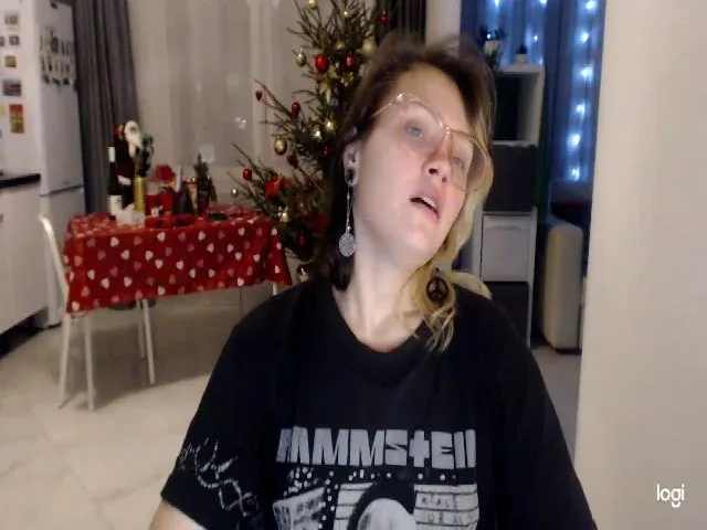 Live sex webcam photo for Kelly_Dream18 #271912149