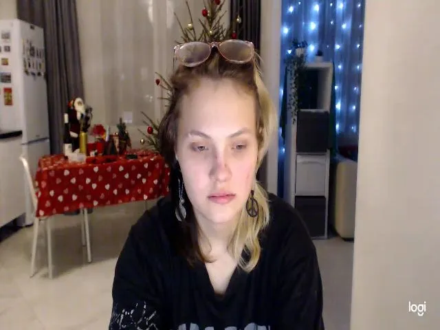 Live sex webcam photo for Kelly_Dream18 #271912201