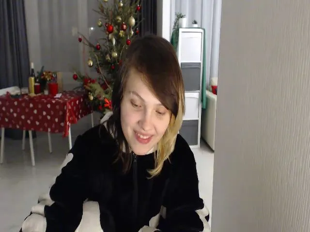 Live sex webcam photo for Kelly_Dream18 #272028184