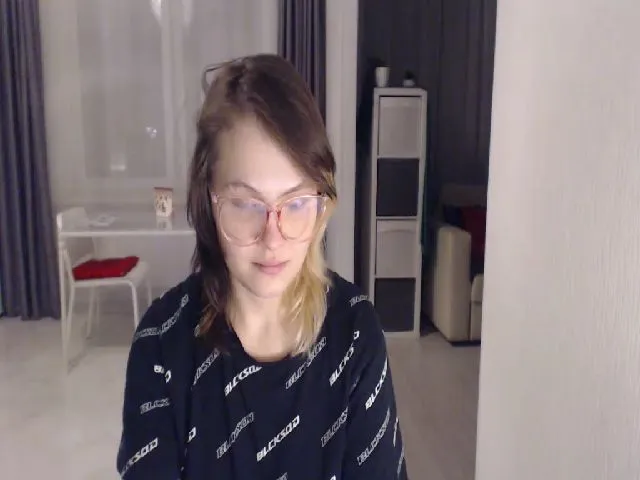 Live sex webcam photo for Kelly_Dream18 #272255158