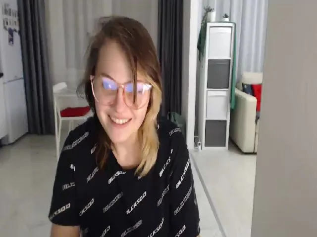 Live sex webcam photo for Kelly_Dream18 #272258728