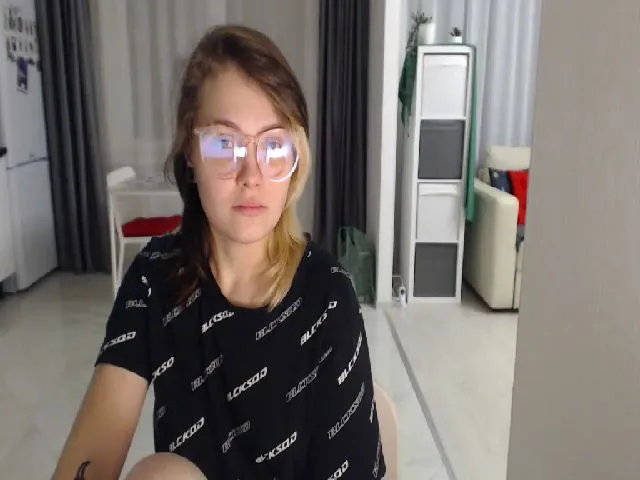 Live sex webcam photo for Kelly_Dream18 #272258786