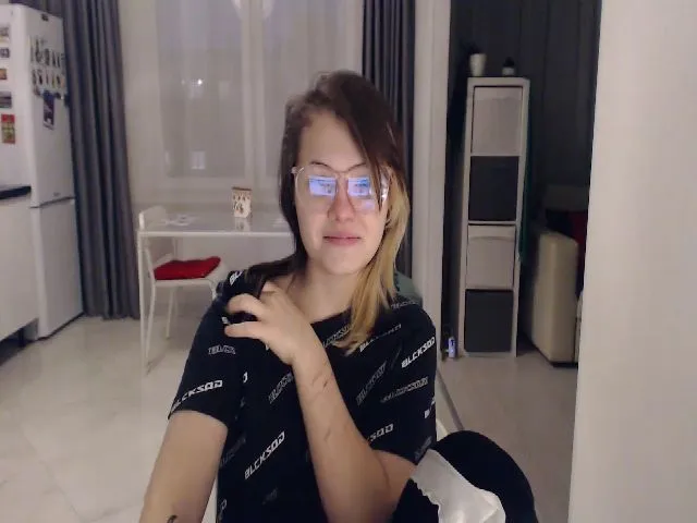 Live sex webcam photo for Kelly_Dream18 #272276463