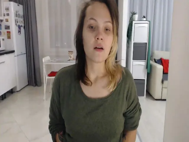Live sex webcam photo for Kelly_Dream18 #272345460