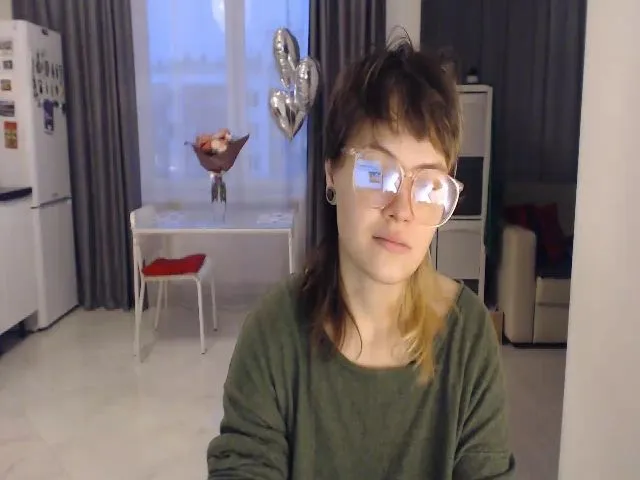 Live sex webcam photo for Kelly_Dream18 #272419192