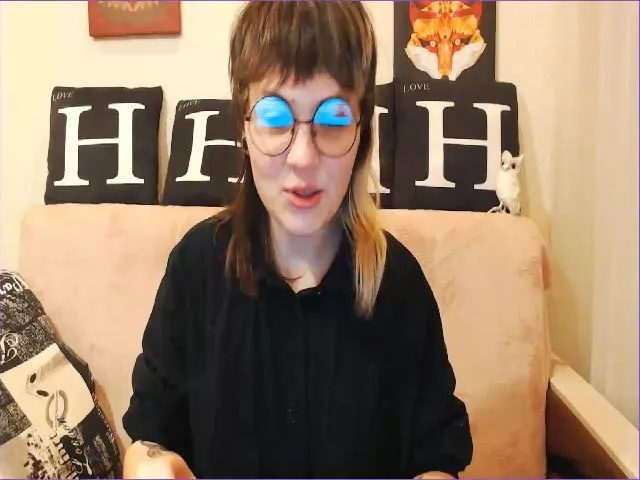 Live sex webcam photo for Kelly_Dream18 #272490473