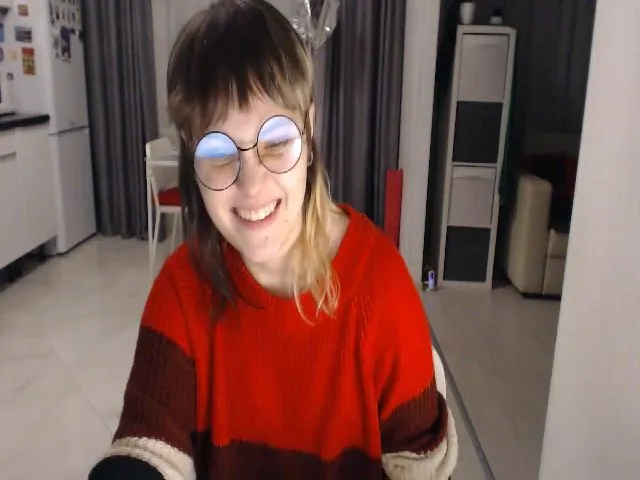 Live sex webcam photo for Kelly_Dream18 #272588564