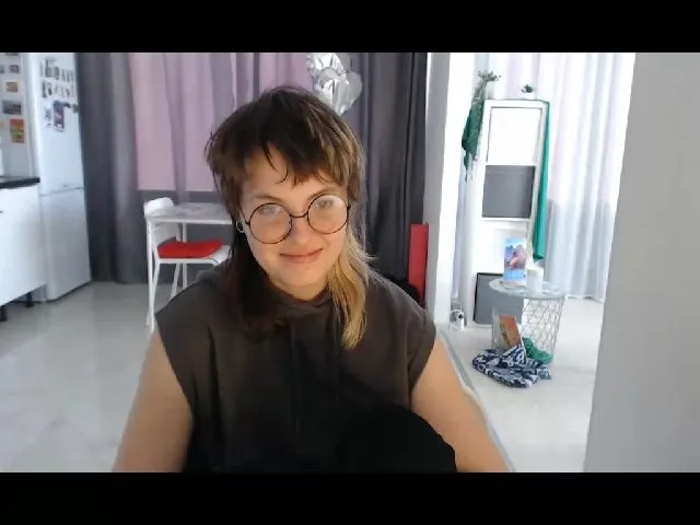 Live sex webcam photo for Kelly_Dream18 #272605614