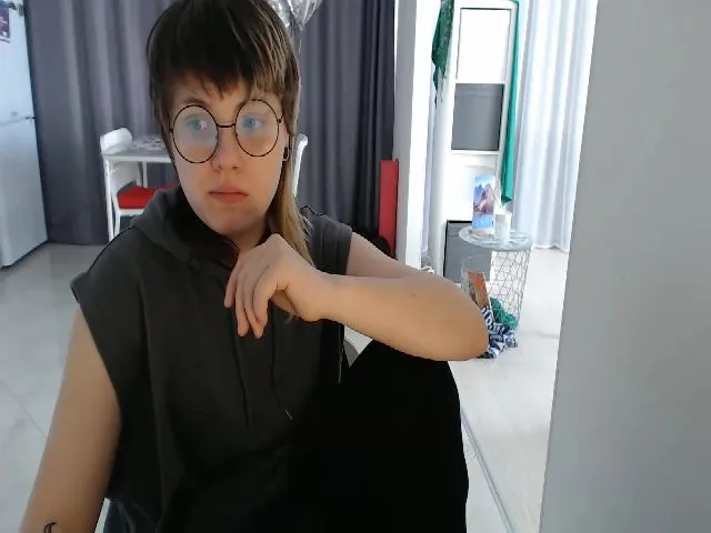 Live sex webcam photo for Kelly_Dream18 #272605940