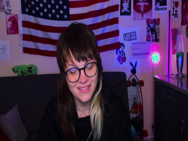 Live sex webcam photo for Kelly_Dream18 #274621809