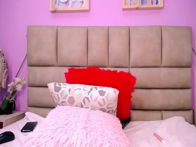 Live sex webcam photo for Kelly_uribe #271951176