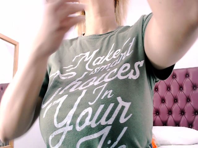 Live sex webcam photo for Kelly_uribe #272266807