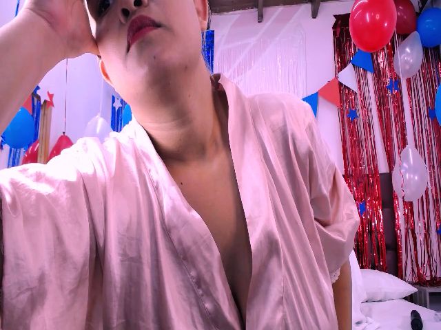 Live sex webcam photo for Kelly_uribe #273969005