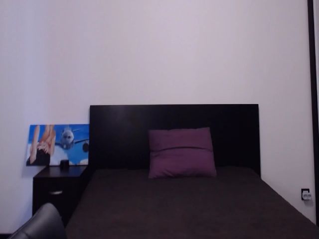Live sex webcam photo for Kendal_sweet #271790625