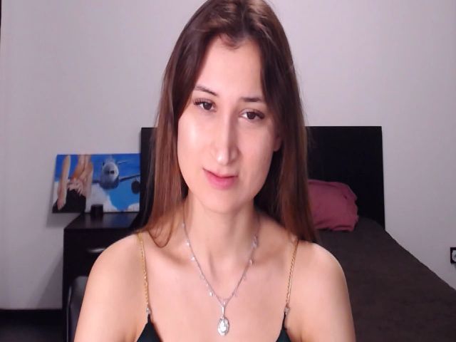 Live sex webcam photo for Kendal_sweet #272003440