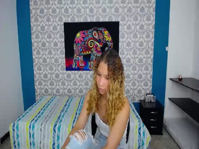 Live sex webcam photo for Kendra_axl10 #272373276