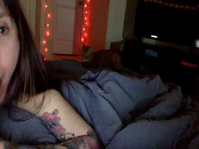 Live sex webcam photo for KewpeaSnow #272065843