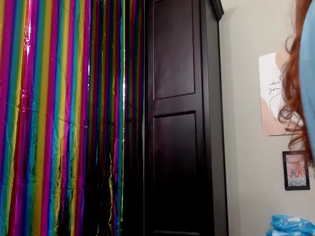 Live sex webcam photo for KewpeaSnow #272753014