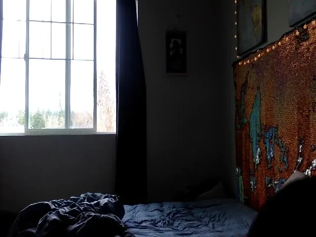 Live sex webcam photo for KewpeaSnow #272759379