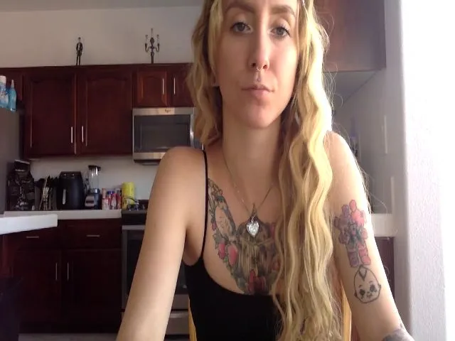 Live sex webcam photo for KewpeaSnow #274587775