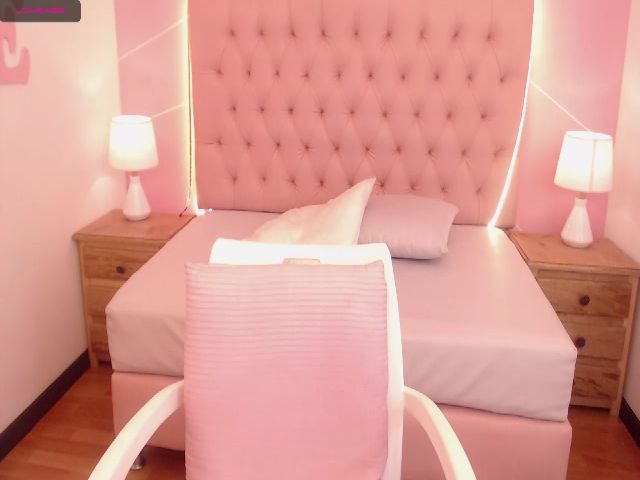 Live sex webcam photo for Keyra_R #272711786