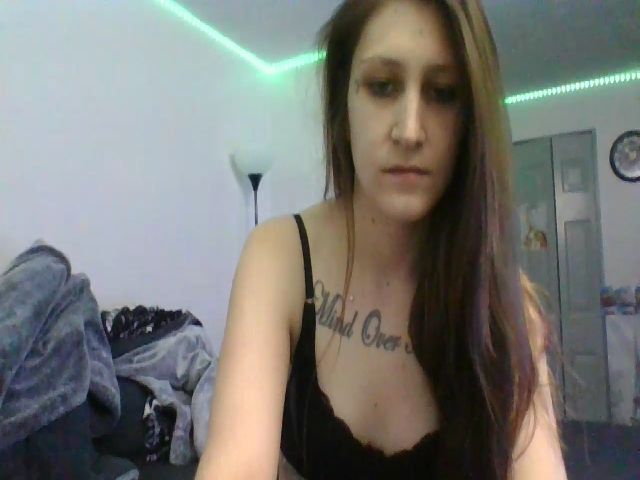 Live sex webcam photo for Kezzlovesyou #272134354