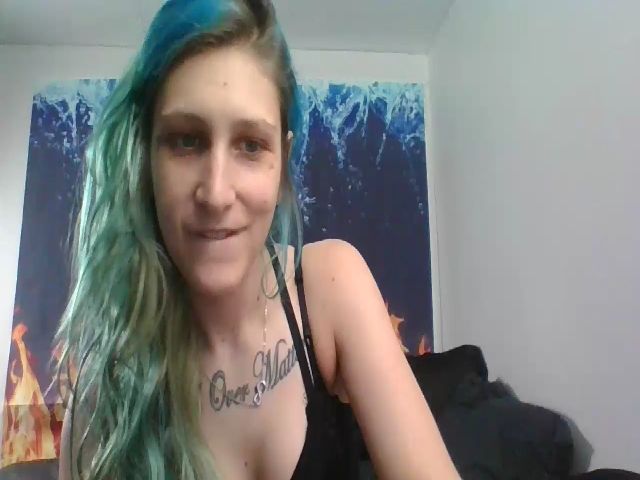 Live sex webcam photo for Kezzlovesyou #274249243