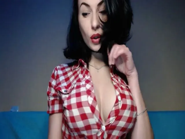 Live sex webcam photo for Khriss_69 #272299880