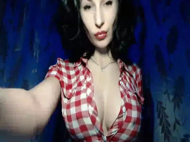 Live sex webcam photo for Khriss_69 #272441826