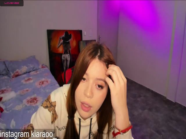 Live sex webcam photo for Kiaraa_ #273576885