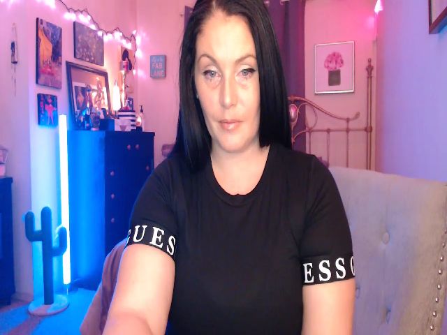Live sex webcam photo for Kiaraknight #271858607
