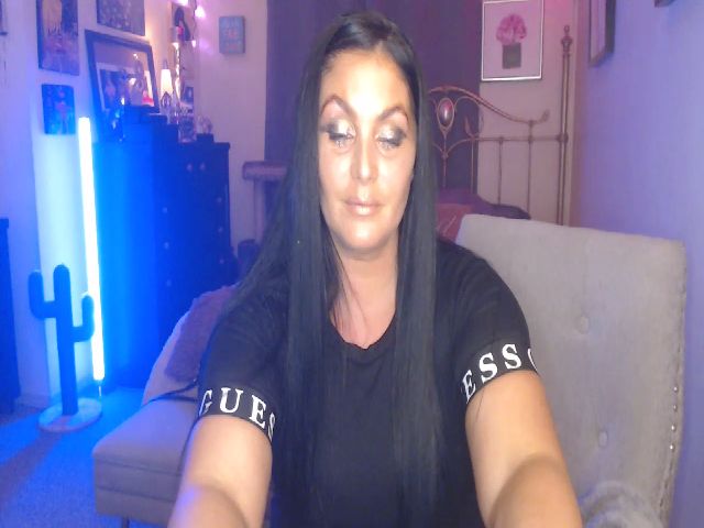 Live sex webcam photo for Kiaraknight #272123279