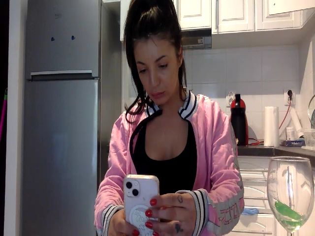 Live sex webcam photo for KickAz3 #273107719