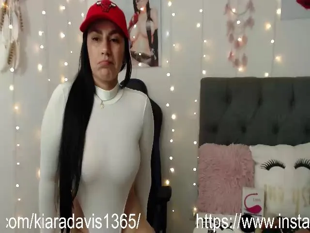 Live sex webcam photo for Kiiara_davis #273386744
