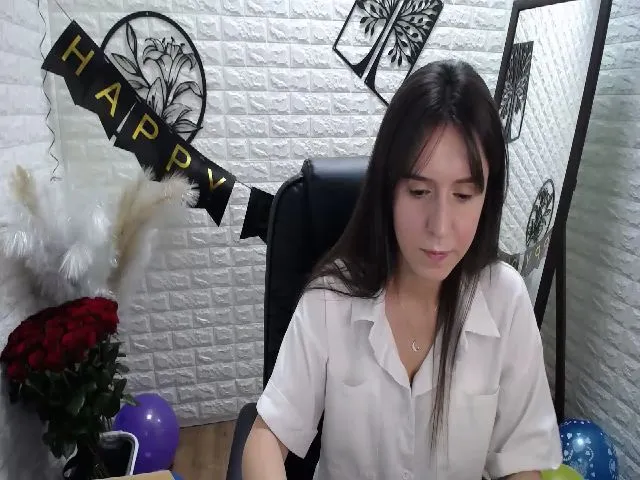 Live sex webcam photo for KikiWeber #273728345