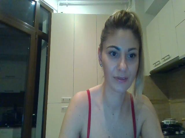 Live sex webcam photo for Kiley5 #271900253