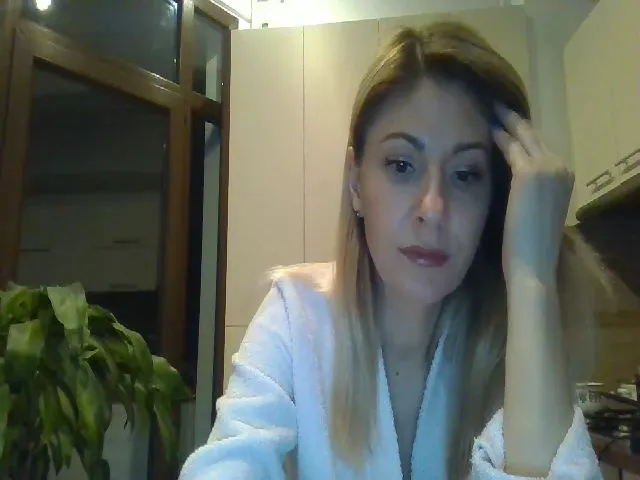 Live sex webcam photo for Kiley5 #272232115