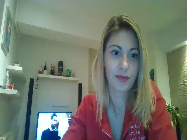 Live sex webcam photo for Kiley5 #272856799