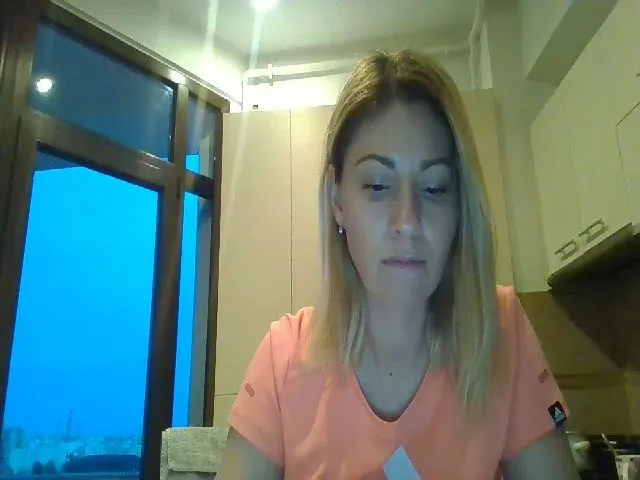 Live sex webcam photo for Kiley5 #273201999